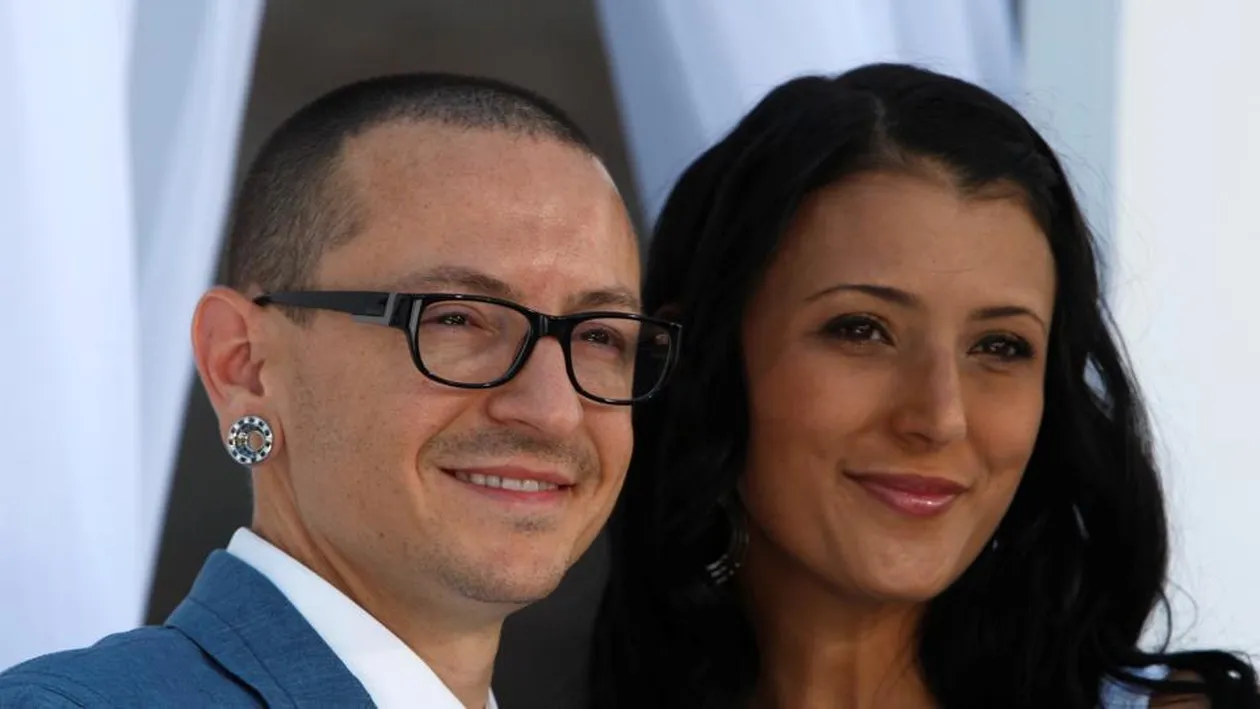 Mesajul şocant pe care soţia lui CHESTER BENNINGTON l-a transmis la doar câteva ore de când solistul murise: „L-am încurajat să se sinucidă“