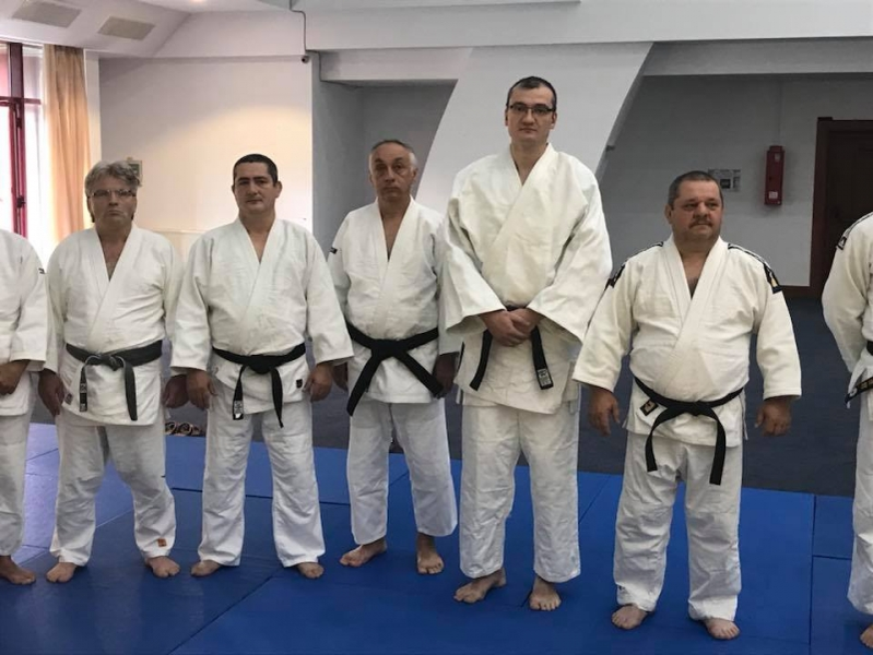 Veteranii și campionii judoului românesc, prezenți la deschiderea Stagiului Național al Arbitrilor și Antrenorilor de Judo