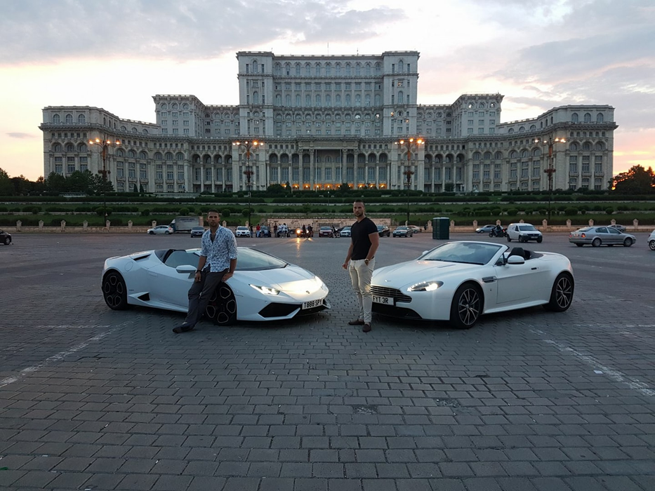 Imagini fabuloase cu averea lui Tristan Tate, bărbatul pe care Bianca Drăgușanu l-a sărutat