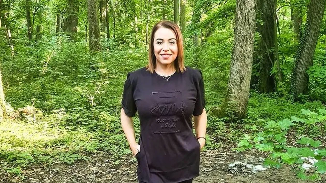 Oana Roman își felicită fiica pentru rezolvarea temei la mate: „Bravo, mami!”. Greșeala descoperită printre exerciții. FOTO