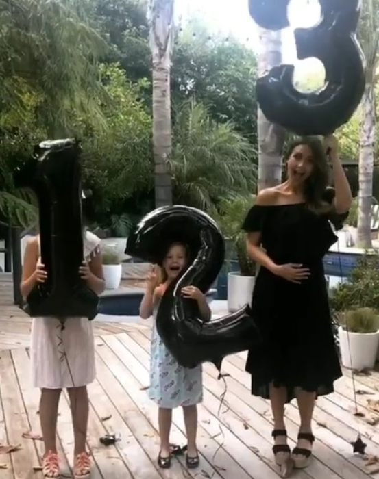 Jessica Alba urmează să devină mamă pentru a treia oară