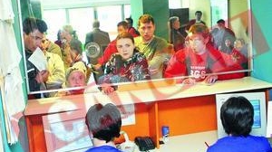 Cozi la spitale pentru ca medicii sunt In concediu
