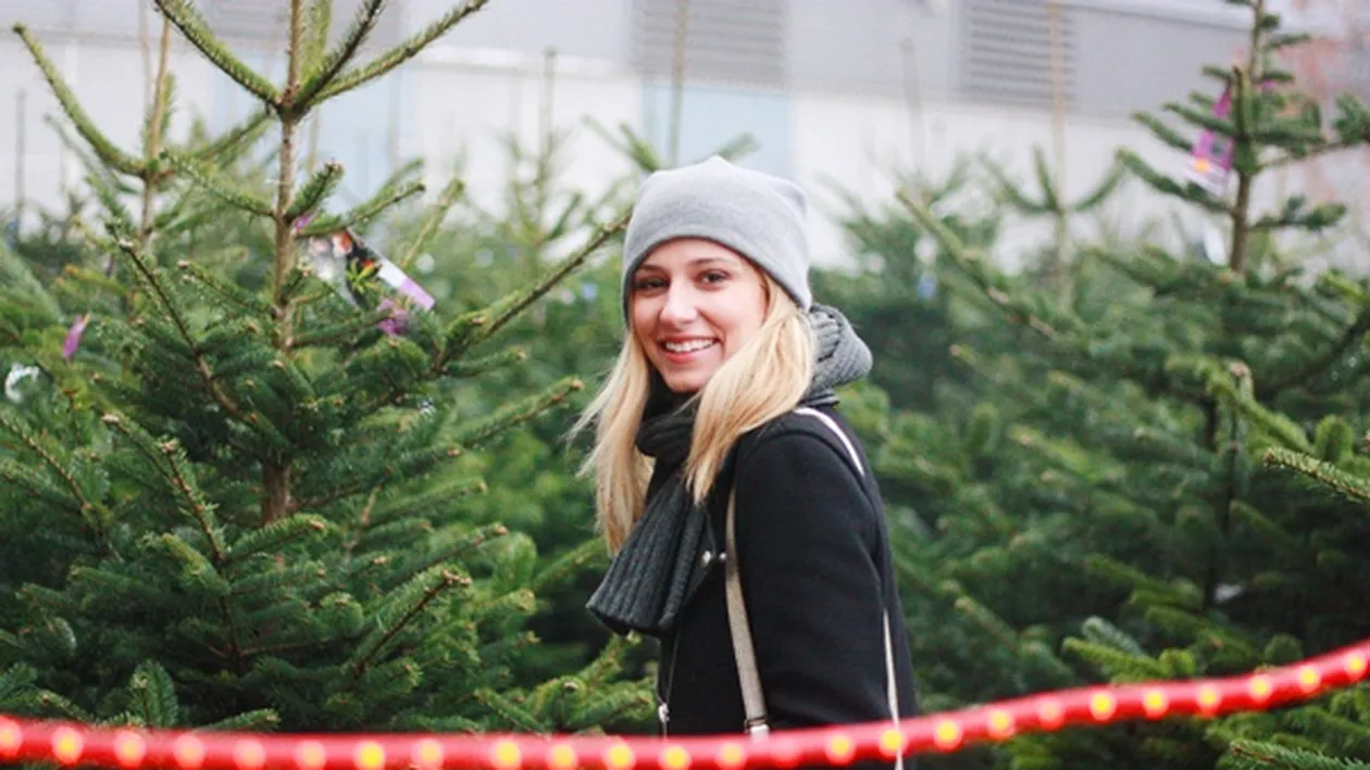 Dana Rogoz si-a cumparat pomul de Craciun! Uite cum s-a pregatit vedeta pentru a impodobi bradul