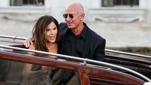 Ce contract prenupțial ar avea Jeff Bezos și Lauren Sánchez. Sunt unul dintre cele mai bogate cupluri