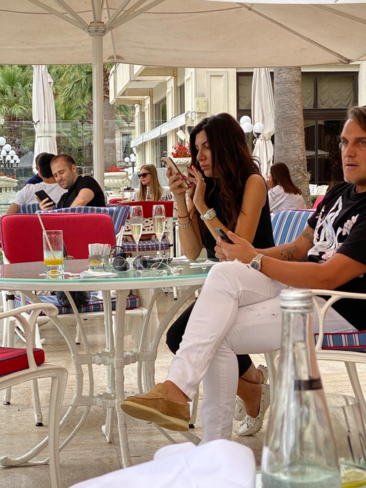 Bogdan Ionescu și Sheila, pe terasa restaurantului Ciragan Palace