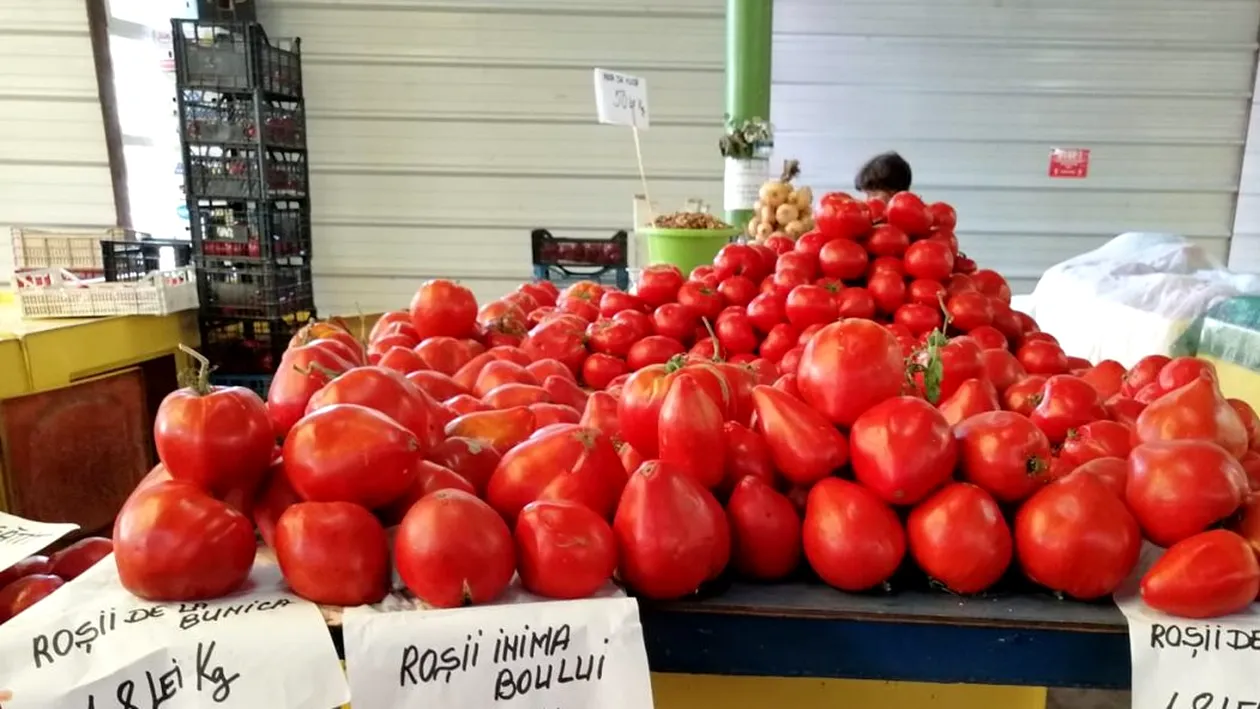 Incredibil! Cât a ajuns să coste un kilogram de rosii în piețele din România!