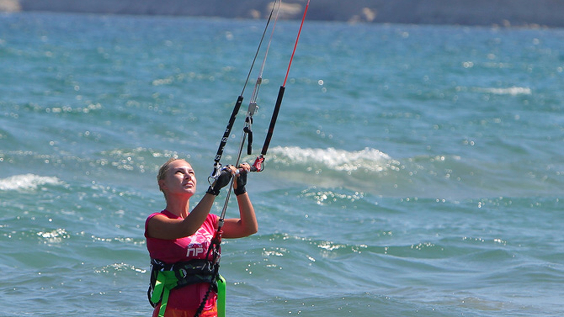 Cori Gramescu a descoperit kiteboarding-ul! Uite cum s-a descurcat in Turcia!