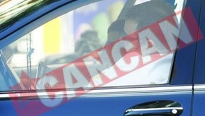 Piedone si-a cumparat telefon de 800 de milioane de lei de la bisnitari