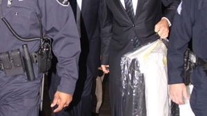 George Clooney n-are fite - circula sI cu trenul, ca un om obisnuit