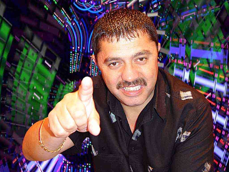 Adio cură de slăbire! Nicolae Guță a intrat în anul 2019 cu zeci de fripturi în față!