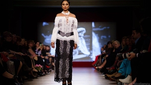 Laurette, ipostază de infarct! Mulatra s-a pozat complet goală