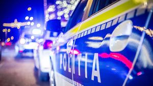 Trei femei din București au fost agresate sexual și jefuite de un bărbat de 45 de ani! Individul le ataca pe victime în liftul blocului