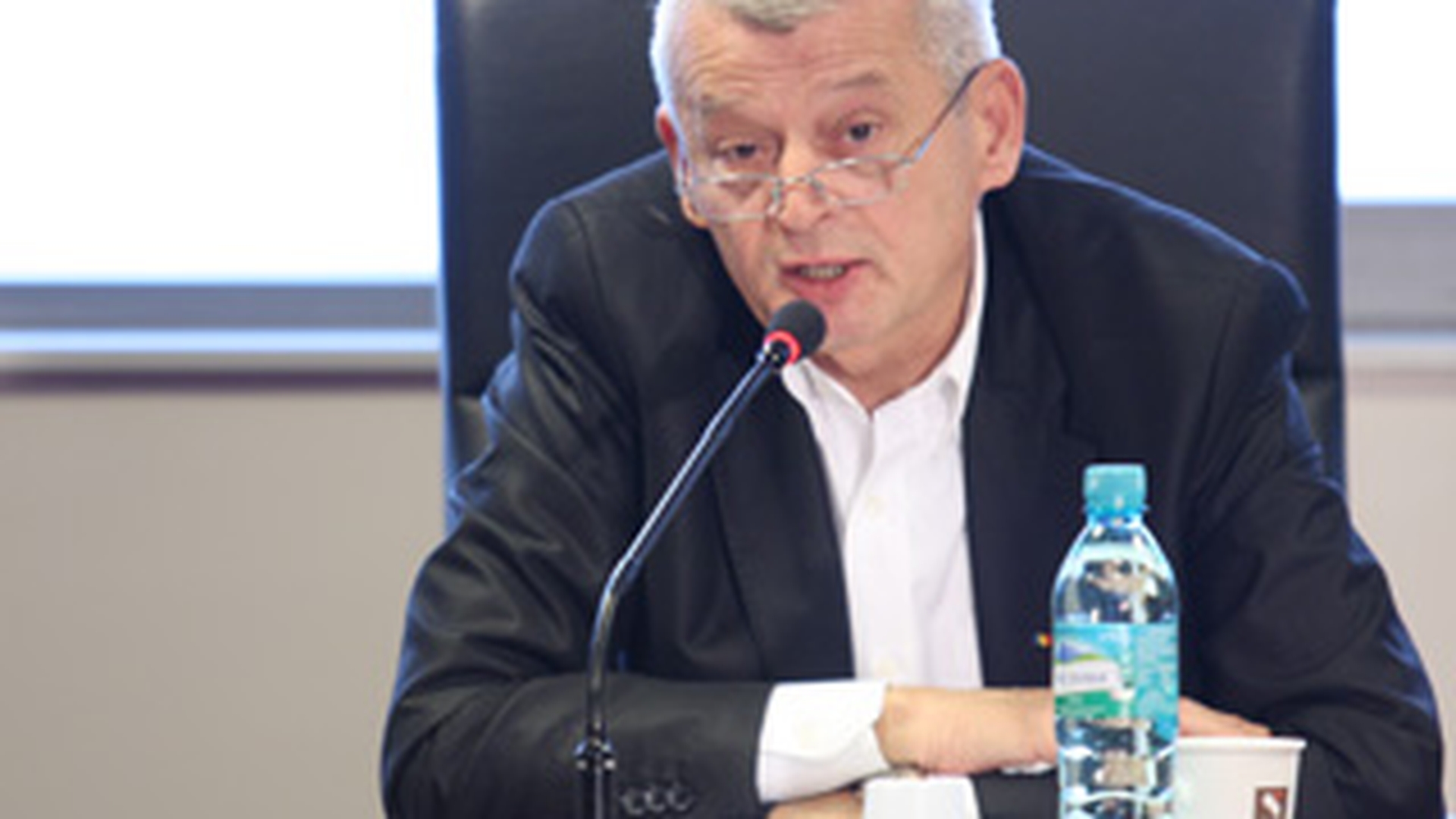 Oprescu a cerut ajutorul Institutiei Prezidentiale si Serviciului Roman de Informatii pentru a rezolva problema datoriilor RADET catre ELCEN