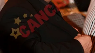 Silviu Prigoana isi ia pachetel de acasa