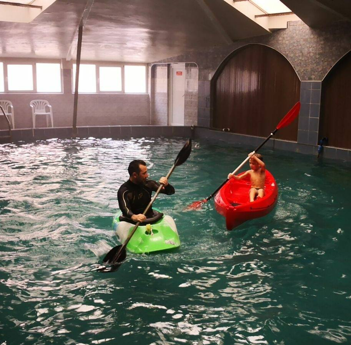 Dacă nu se poate outdoor, merge și indoor