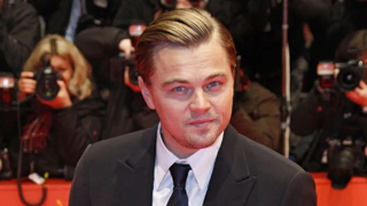 Leonardo DiCaprio nu se mai multumeste cu o iubita! Si-a luat doua fotomodele!