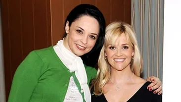Fotografia care a nascut o mie de dileme: care dintre cele doua dive crezi ca e gravida, Andreea Marin sau Reese Witherspoon? Burtica o da de gol!