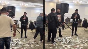 Cine e bărbatul care l-a ”îngropat” în bani pe Florin Salam, în Italia: ”Avalanșă”