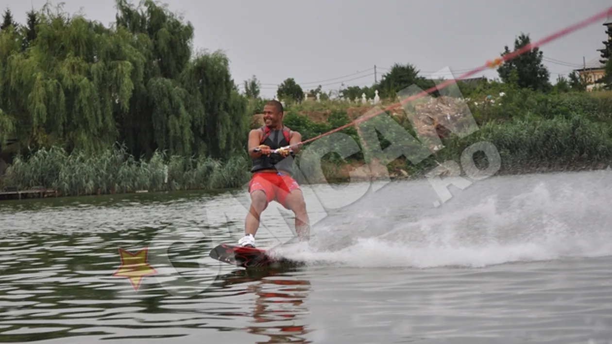 Cabral nu si-a putut stapani emotiile! A facut pe el de frica dupa ce a sarit cu parasuta!