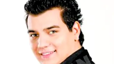 Isi face trupa de dans