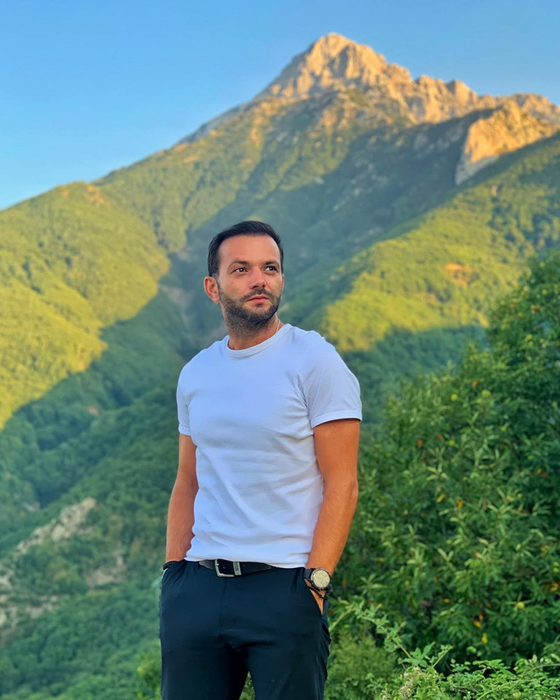 Mihai Morar și-a botezat fetița, pe Roua. Primele imagini de la eveniment