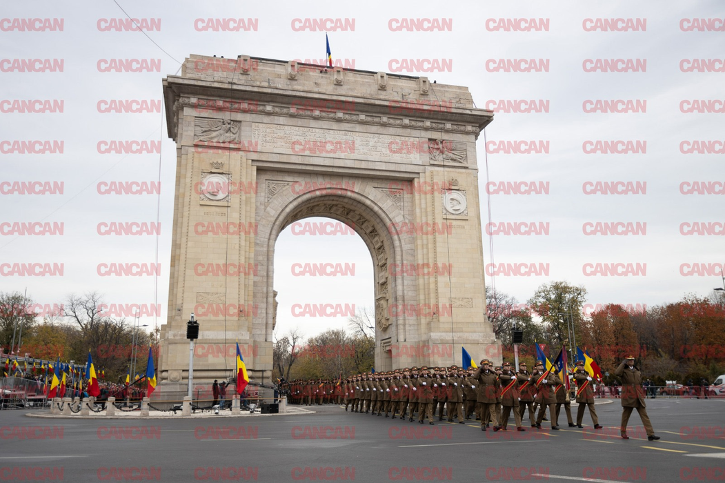 Imagini LIVE de la parada militară de 1 decembrie. Cum au apărut poliţistele la defilare. FOTO