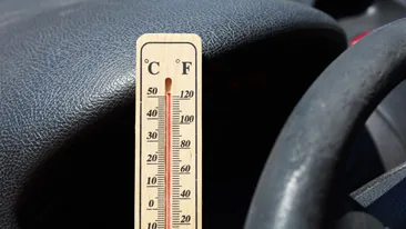 Tragedie din cauza caniculei în Spania. Un copil de numai 2 ani a fost găsit mort după ce a fost uitat de tată în mașină, la 35 de grade Celsius