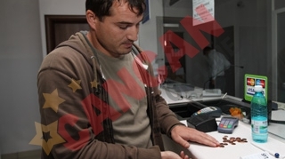 Tanarul care si-a achitat amenda de 1000 de lei cu monede de 5 bani s-a dus sa plateasca diferenta!