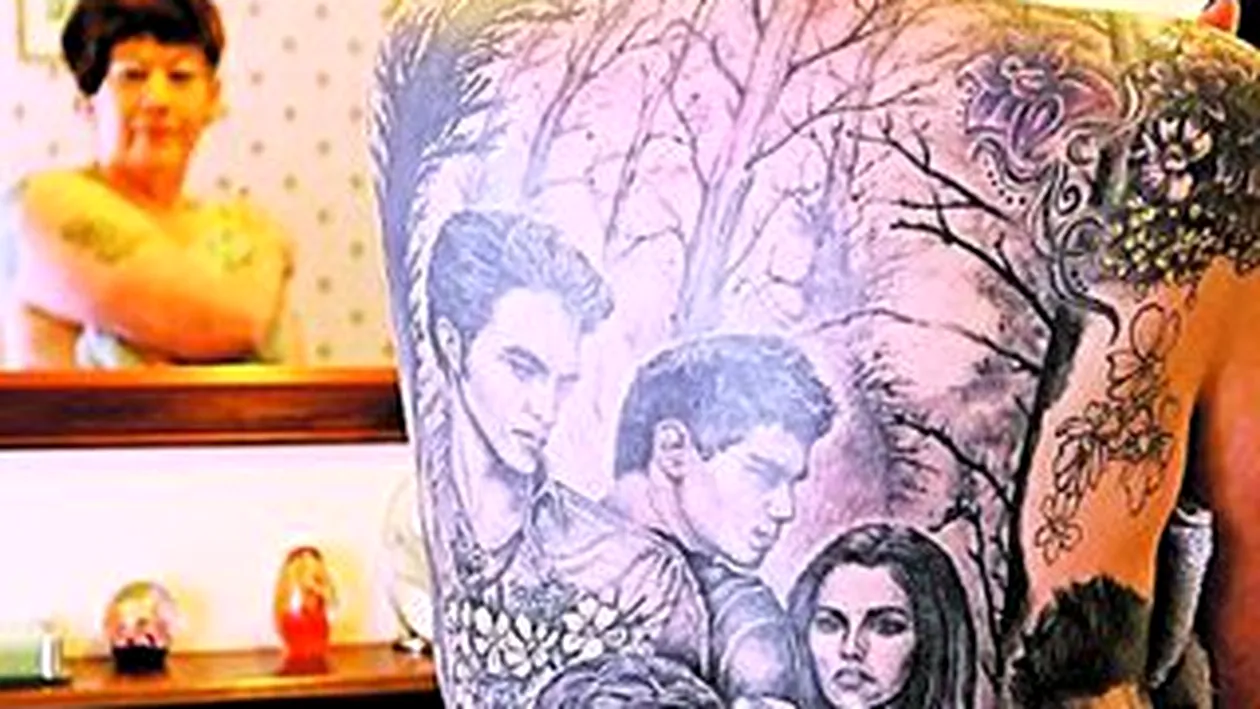 Si-a tatuat pe spate eroii din Twilight