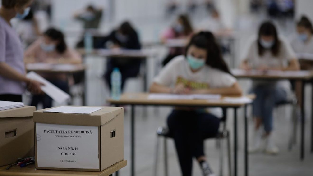 Cum se vor suține examenele de Bacalaureat și Evaluarea Națională. Sorin Cîmpeanu: ”Vă garantez că vor fi cu prezenţă fizică, indiferent de condiţii"
