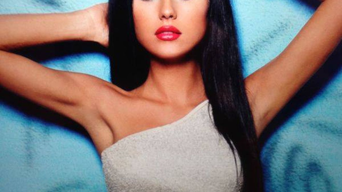 Daniela Crudu, fara silicoane si extensii, in bratele lui Uzzi de la BUG Mafia. Asistenta TV era complet alta la 19 ani!