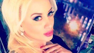 Adio, singurătate! SIMONA TRAŞCĂ s-a pozat aşa în pat. „Îl invidiez“