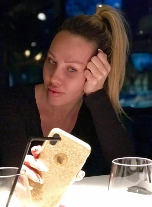 Raluca Podea luptă în numele tatălui ei cu sistemul sanitar din România