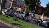 Accident spectaculos la Piata Romana. Cinci masini au intrat una in alta, iar un Smart a fost prins la mijloc!