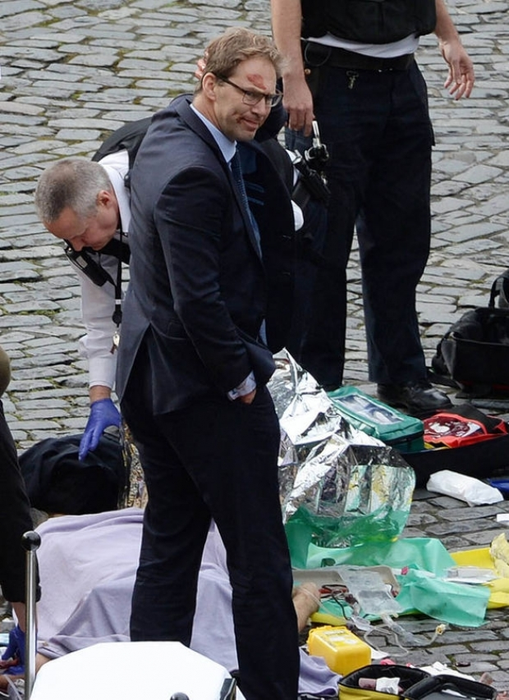 Tobias Ellwood a încercat să-i salveze viaţa ofiţerului de poliţie
