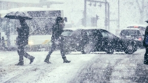 Un nou val de ger lovește România! Meteorologii anunță cod galben de viscol și ninsori