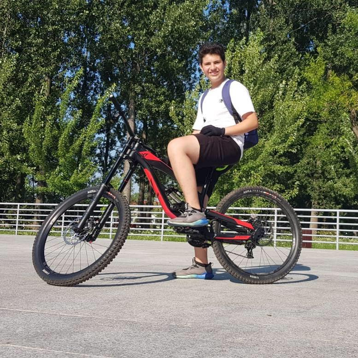 Bisoi Petruț și-a recuperat permisul de conducere, dar a primit o nouă lovitură. Ce a pățit vloggerul