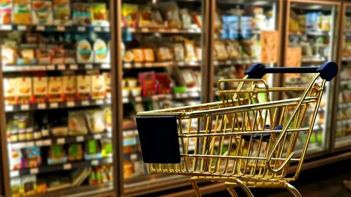 Un mare lanț de supermarketuri ar putea fi închis pentru șase luni! Ce au găsit inspectorii ANPC în magazine