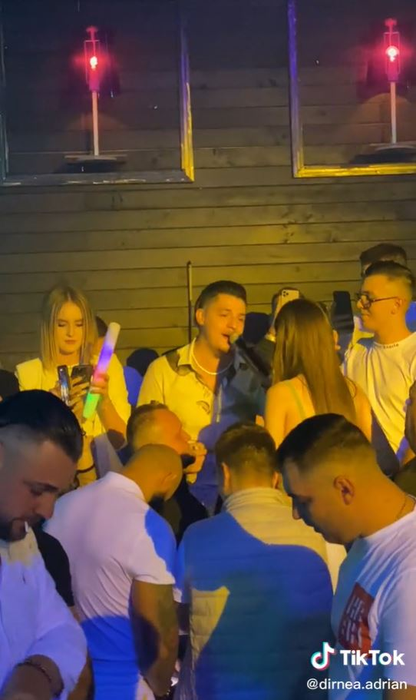 Theo Rose și Bogdan de la Ploiești, luați prin surprindere de dedicații în valoare de zeci de milioane într-un club din Buzău | VIDEO