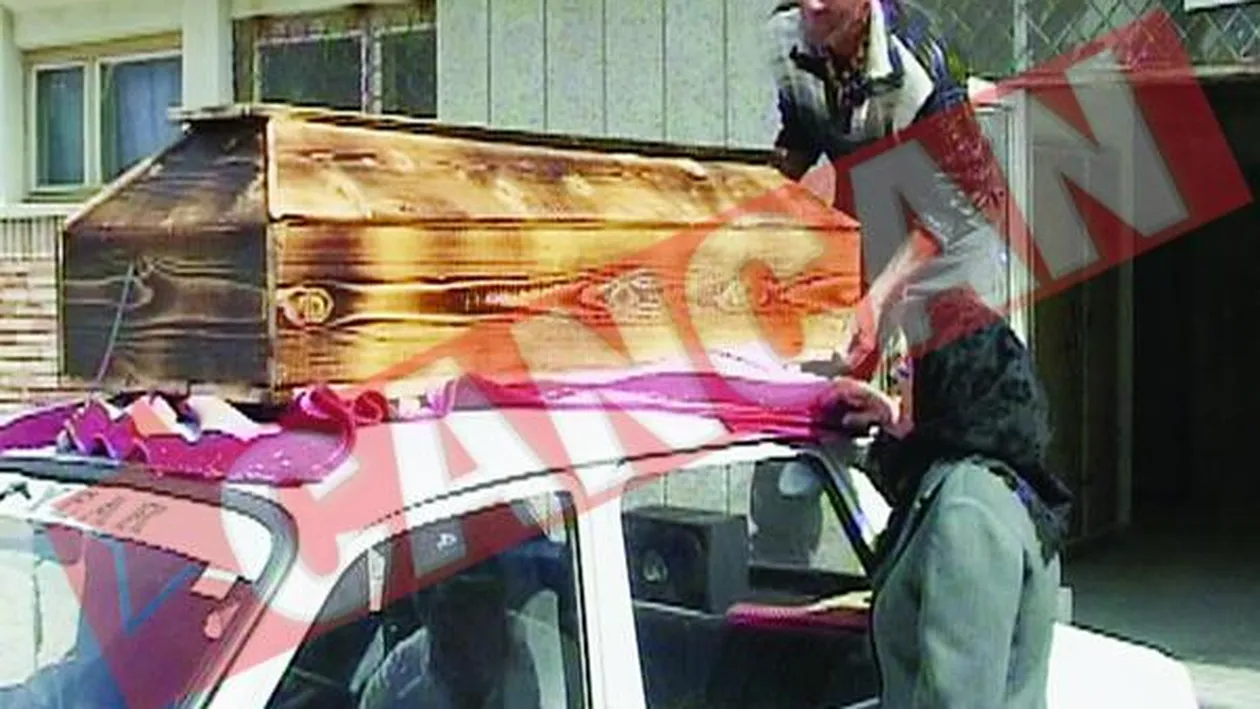 S-a spanzurat de dorul mamei