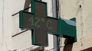 Data exactă când ajunge România sub domul de căldură care a făcut ravagii în vestul Europei (40 grade Celsius). Meteorologii, în alertă maximă