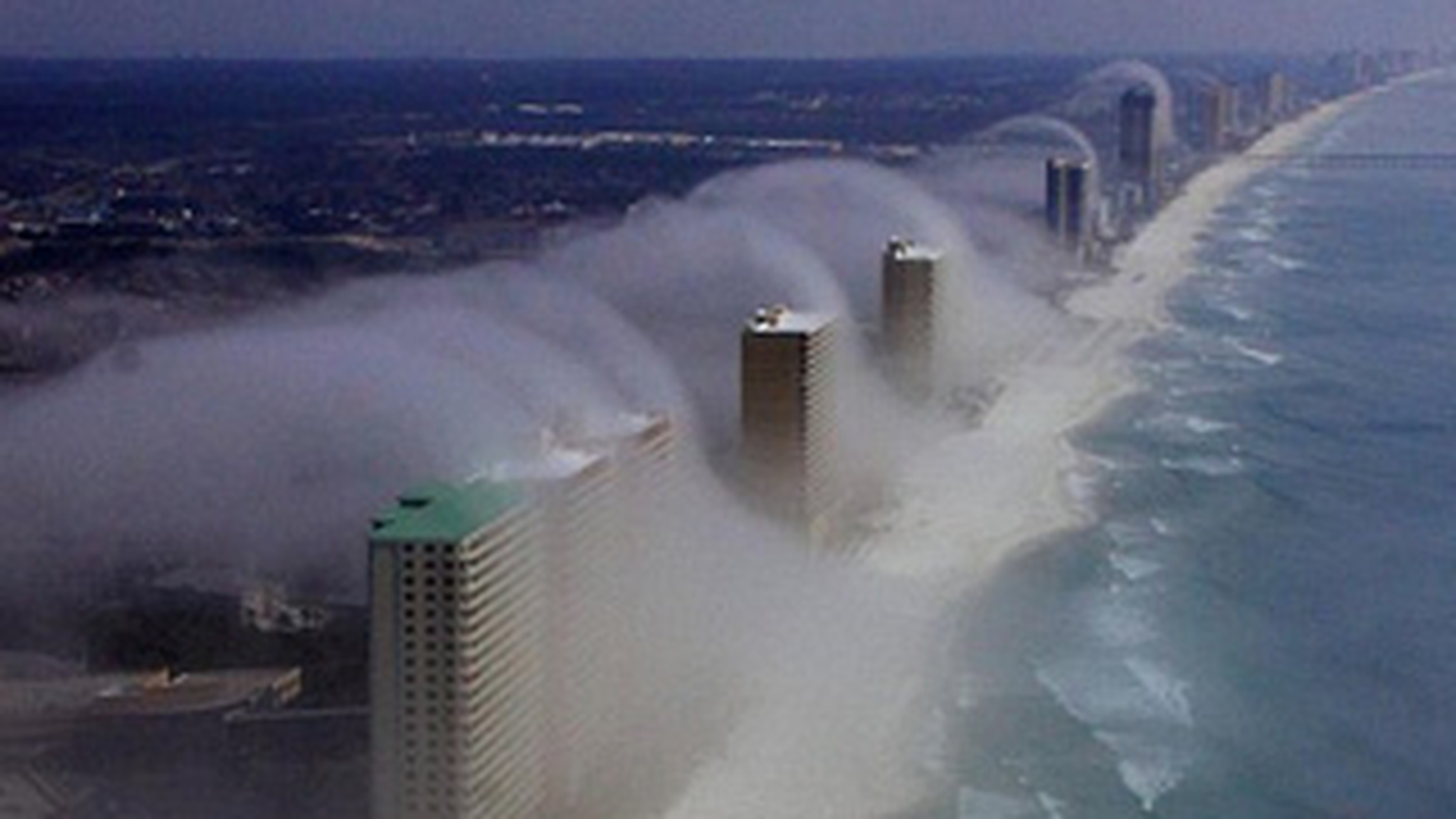 Tsunami in Florida? Vezi imaginile care au speriat Internetul. Ce crezi ca se vede acolo?