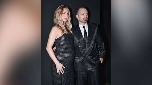 Sebastian Stan și iubita lui au atras toate privirile la Cannes. Annabelle Wallis și-a afișat pentru prima dată burtica de gravidă pe covorul roșu