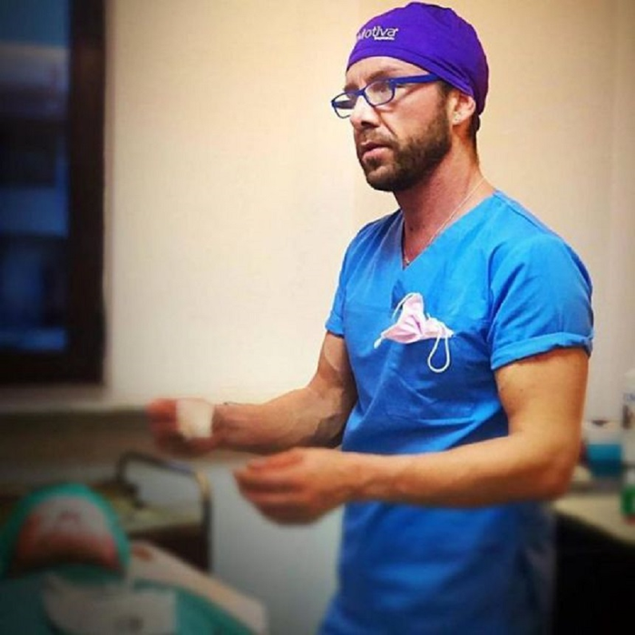 Matteo Politi a fost trimis în judecată, în 20 ianuarie 2020, fiind acuzat că a exercitat fără drept profesia de medic și a indus în eroare mai multe persoane, pe care le-a operat