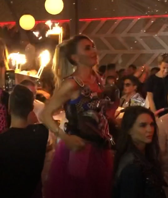 Fosta știristă de la Antena 1 știe să se distreze