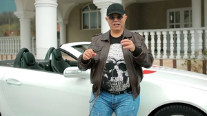 Nu, nu e o glumă! Deși e “Regele manelelor”, Nicolae Guță conduce o mașină modestă, preferată de mulți dintre români