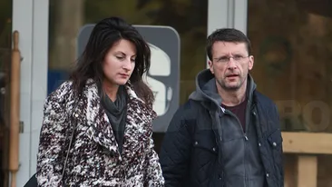 Chiar dacă n-a încheiat socotelile cu fosta iubită, Melania Medeleanu, Dan Suciu îşi arată public pasiunea pentru o altă femeie. Purtătorul de cuvânt al Băncii Naţionale, sărutări UCIGAŞE cu noua iubită, pe trotuar, în toiul zilei!