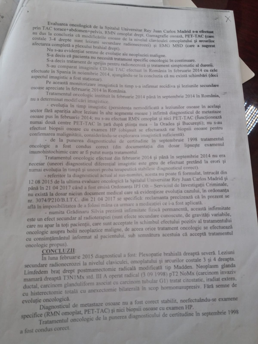 "Prezintă infirmitate fizică permanentă", scrie în evaluarea pacientei, ca "efect secundar al radioterapiei"