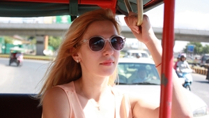 Dana Rogoz, fascinată de călătoria în Cambodgia: "Am mâncat cu localnicii, am încercat şarpe, cangur, crocodil, dar şi greieri"