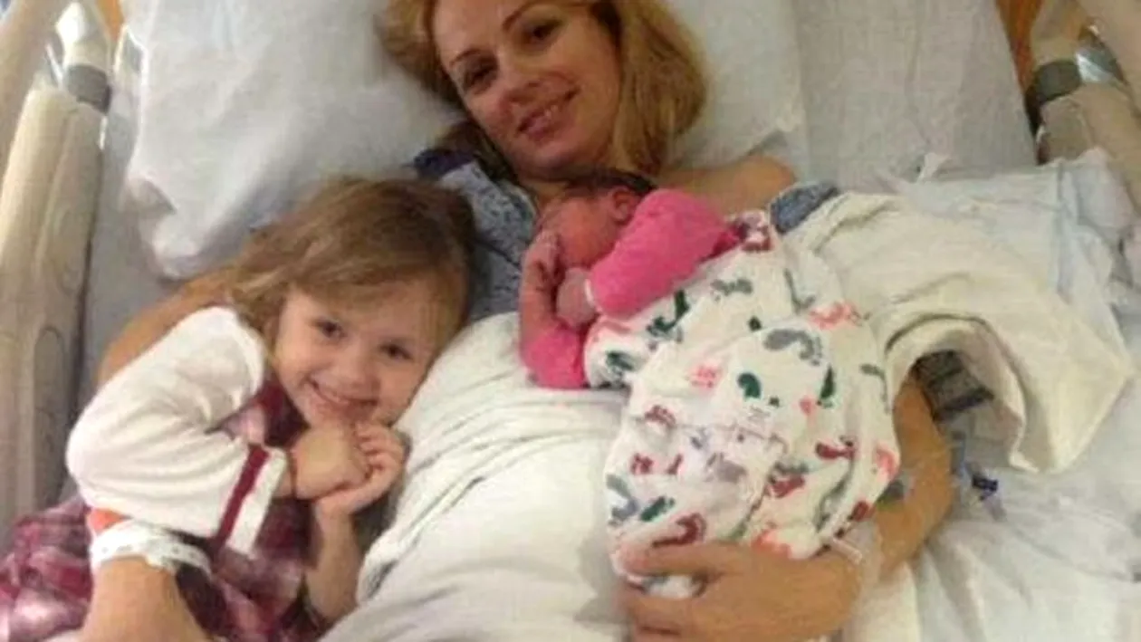 Uite ce frumoase sunt fetiţele lui Catrinel Sandu! Lara va fi botezată în România, chiar dacă familia trăieşte în America!